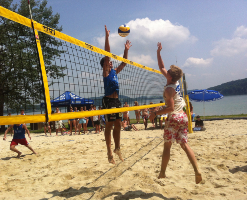 Spiel-Szene von der Bundesmeisterschaft in Salzburg im Strandbad Mattsee