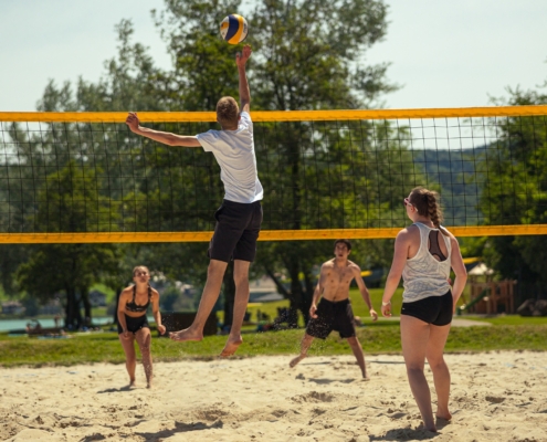 Spiel-Szene vom Schulbeach Cup Landesfinale in Salzburg (Mattsee, 2022)